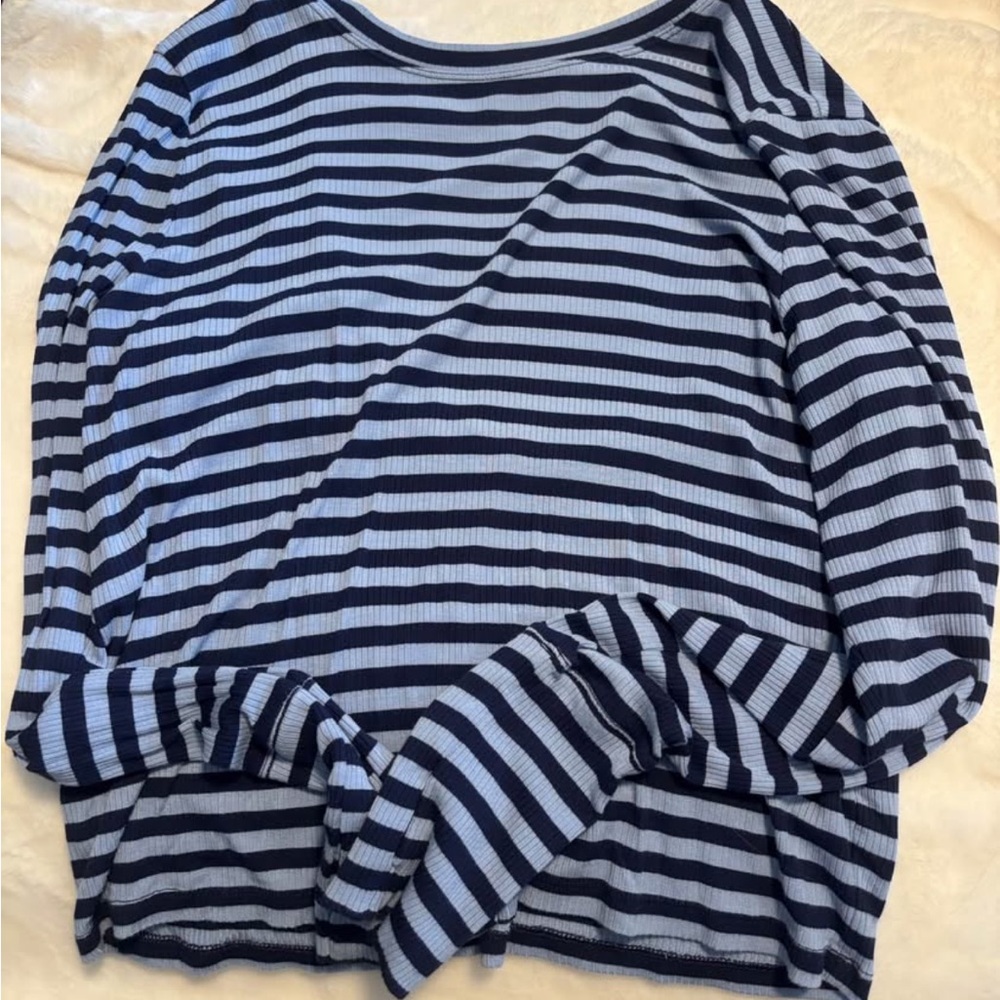 Striped Long-Sleeve Crewneck Top - Blue/White